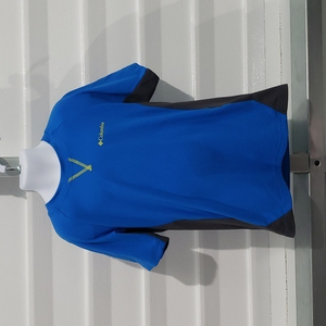 Columbia t shirt size‎ 8